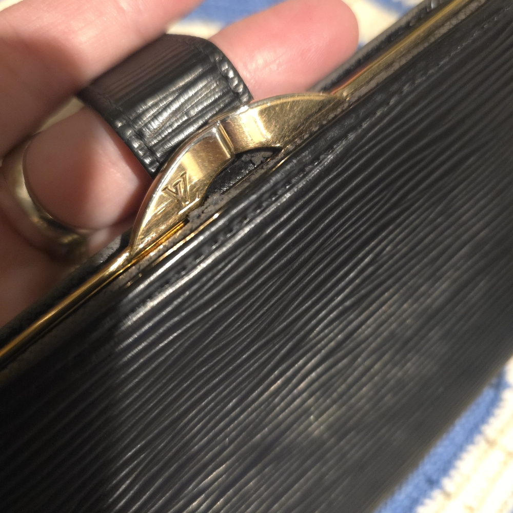 Black Louis Vuitton Wallet - Picture 8 of 9